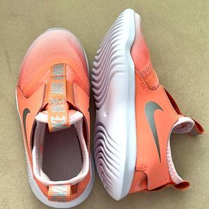Nike Flexrunner kids 10.5 New Never Worn